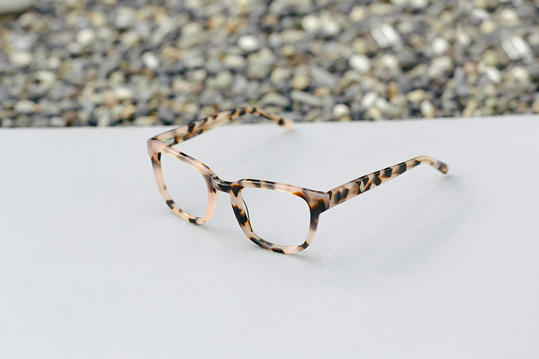 d-frame glasses