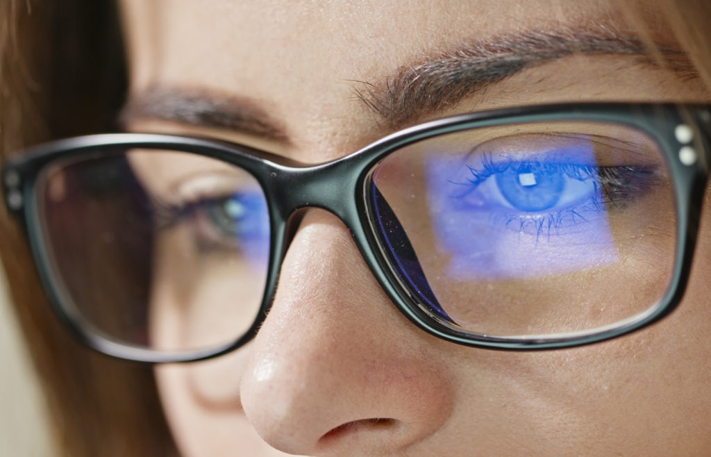 blue light glasses minimize eye strain and eye twitch